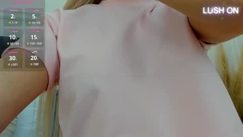 Snapshot of liludavis chatting on 03.06.25 Lilu online show from 03.06.25