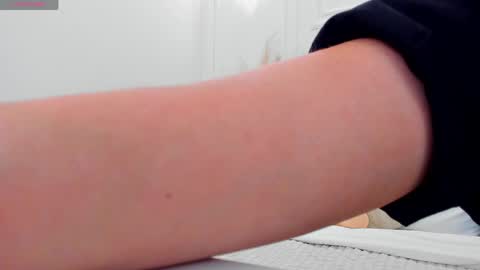 Snapshot of liludavis chatting on 04.16.26 Lilu online show from 04.16.26