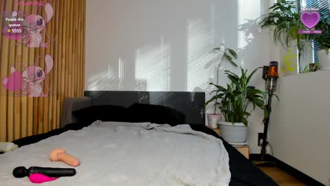 LILY online show from 01.10.25