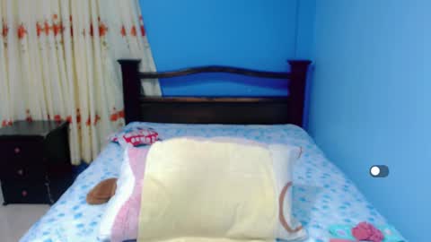 Snapshot of lily_benet1 chatting on 09.30.25 LILYB online show from 09.30.25