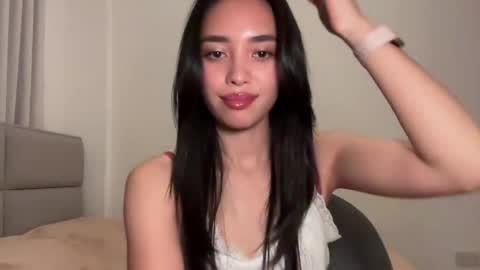 Snapshot of lily_bunnyy chatting on 04.21.26 Lily online show from 04.21.26