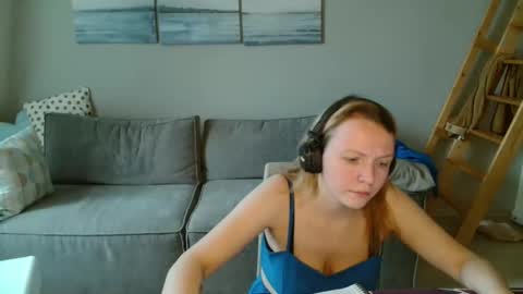 Lily dollyx online show from 11.11.25