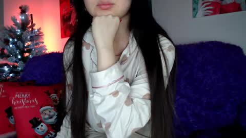 Lily Litle online show from 01.05.25