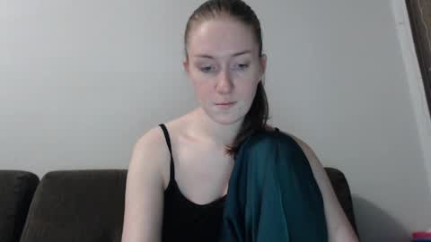 Snapshot of lily_love_x chatting on 04.06.26 lily_love_x online show from 04.06.26