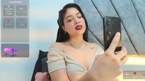 Snapshot of lily_meghan chatting on 06.04.26 LILY MEGHAN online show from 06.04.26