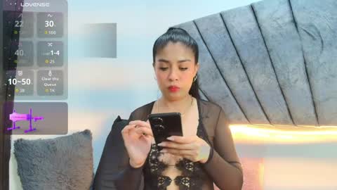 Snapshot of lily_meghan chatting on 06.05.26 LILY MEGHAN online show from 06.05.26