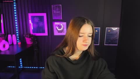 Snapshot of lily_moonlight chatting on 12.12.24 Lily online show from 12.12.24