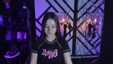 Snapshot of lily_moonlight chatting on 01.25.25 Lily online show from 01.25.25