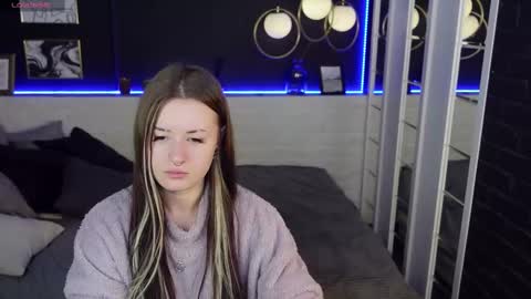 Snapshot of lily_moonlight chatting on 02.27.25 Lily online show from 02.27.25