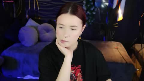 Snapshot of lily_moonlight chatting on 01.14.26 Lily online show from 01.14.26