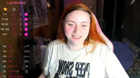 Snapshot of lily_shamy chatting on 04.27.26 Alice online show from 04.27.26
