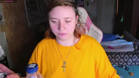 Snapshot of lily_shamy chatting on 05.29.26 Alice online show from 05.29.26