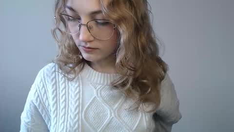 small lily online show from 02.26.26