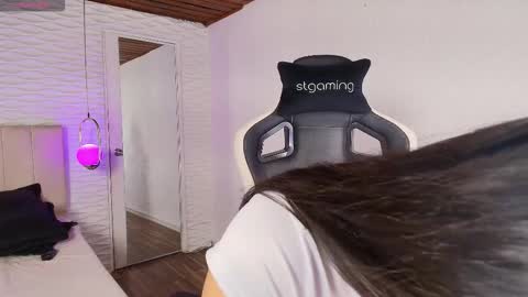 lily_waist online show from 10.08.25