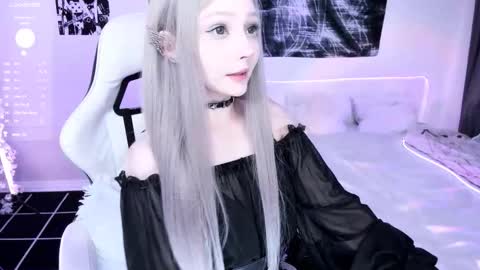 Lily online show from 10.04.25