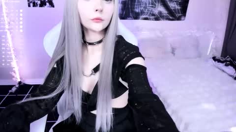 Snapshot of lily_weep chatting on 02.26.26 Lily online show from 02.26.26