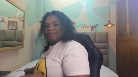 Snapshot of lilybaudyn_ chatting on 01.21.25 Lily online show from 01.21.25