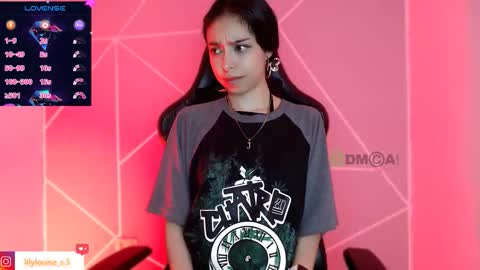 Snapshot of lilylouisee_ chatting on 11.19.25 Liliana louise online show from 11.19.25