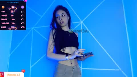 Snapshot of lilylouisee_ chatting on 12.19.25 Liliana louise online show from 12.19.25