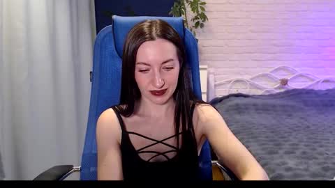 Snapshot of lilymellow chatting on 11.10.25 Lily online show from 11.10.25
