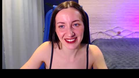 Snapshot of lilymellow chatting on 12.04.25 Lily online show from 12.04.25