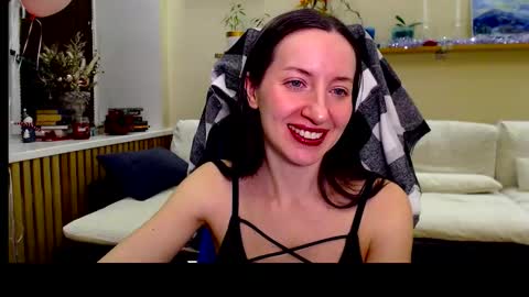 Snapshot of lilymellow chatting on 12.19.25 Lily online show from 12.19.25