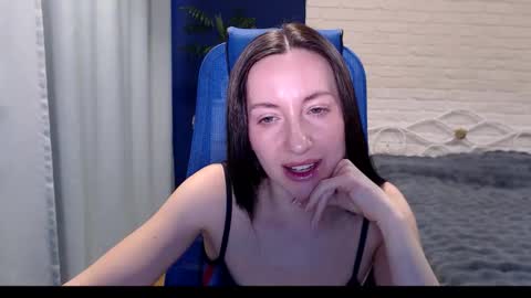 Snapshot of lilymellow chatting on 12.23.25 Lily online show from 12.23.25