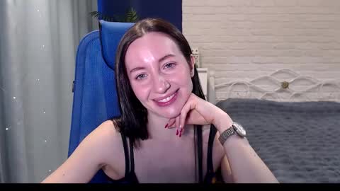 Snapshot of lilymellow chatting on 01.13.26 Lily online show from 01.13.26