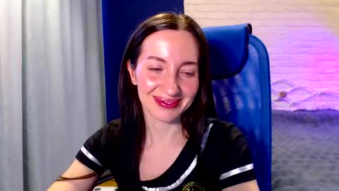 Snapshot of lilymellow chatting on 03.11.26 Lily online show from 03.11.26