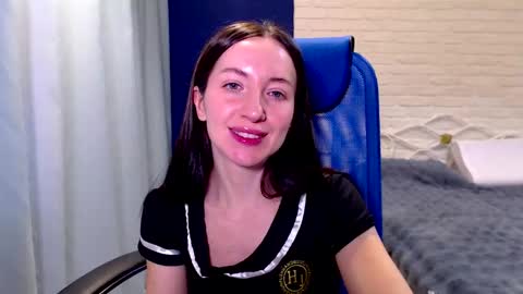 Snapshot of lilymellow chatting on 03.21.26 Lily online show from 03.21.26
