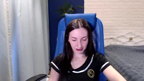 Snapshot of lilymellow chatting on 04.14.26 Lily online show from 04.14.26