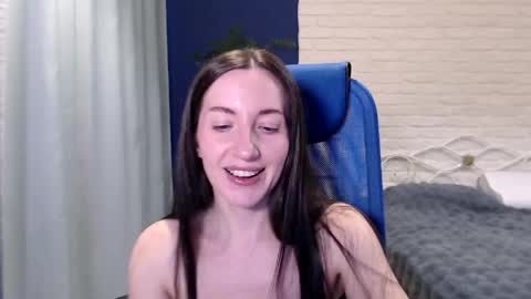 Snapshot of lilymellow chatting on 04.16.26 Lily online show from 04.16.26