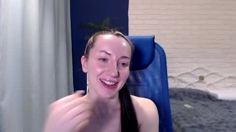Snapshot of lilymellow chatting on 05.04.26 Lily online show from 05.04.26
