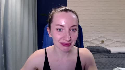 Snapshot of lilymellow chatting on 05.08.26 Lily online show from 05.08.26