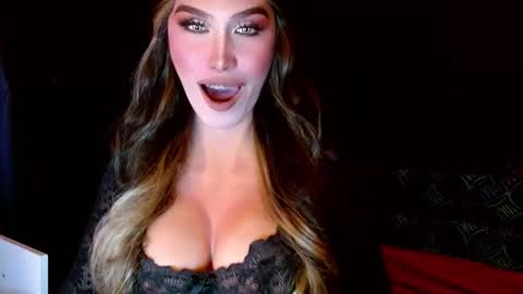 Snapshot of lilymonstercock chatting on 01.03.25 IM YOUR TRUE GODESS Lilymonstercock online show from 01.03.25