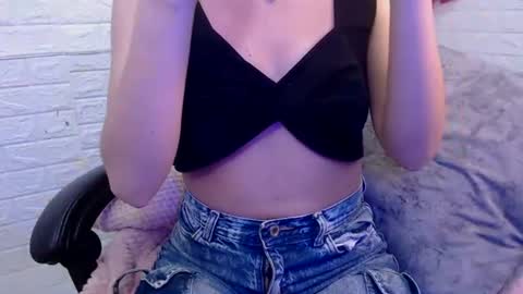 Snapshot of lilyn_brooks chatting on 07.24.26 Lilyn online show from 07.24.26