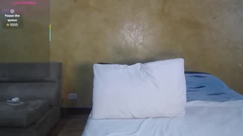 Lily Queen online show from 02.16.26