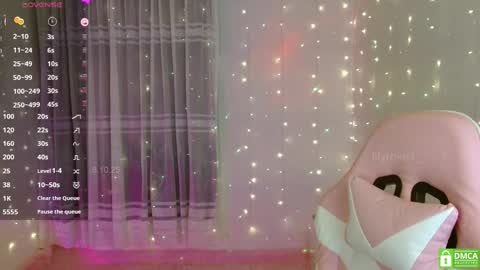 Snapshot of lilyrose1_ chatting on 10.08.25 You can call me Li ... online show from 10.08.25