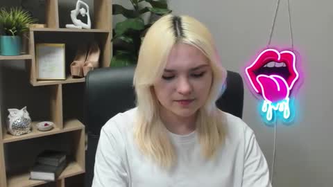 Lily online show from 03.10.26