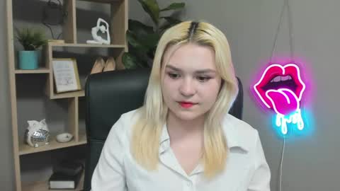 Lily online show from 04.13.26