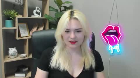 Snapshot of lilysweetxo chatting on 04.20.26 Lily online show from 04.20.26