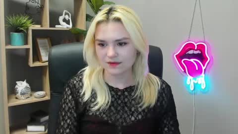 Snapshot of lilysweetxo chatting on 04.23.26 Lily online show from 04.23.26