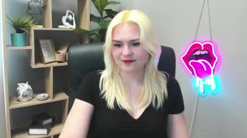 Snapshot of lilysweetxo chatting on 04.27.26 Lily online show from 04.27.26