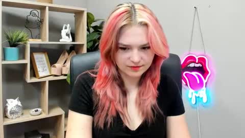 Snapshot of lilysweetxo chatting on 06.22.26 Lily online show from 06.22.26