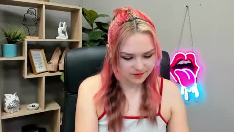 Snapshot of lilysweetxo chatting on 06.25.26 Lily online show from 06.25.26
