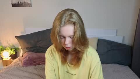 Snapshot of lilytways chatting on 05.06.26 Julie online show from 05.06.26