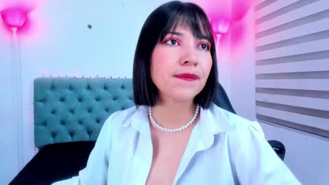  Lina Bedoya  online show from 01.13.25