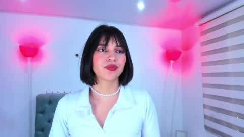  Lina Bedoya  online show from 01.15.25