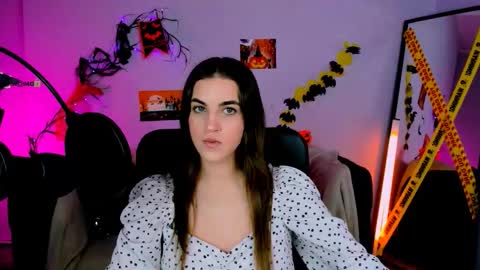 lina_fox12 online show from 10.25.25