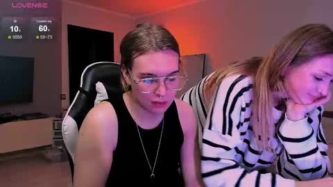 Snapshot of lina_nik chatting on 10.18.25 lina_nik online show from 10.18.25